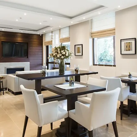 艾伊亚码头套房酒店 欧拉努波利斯